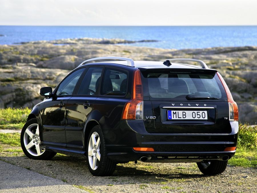  Volvo V50 R-Design 2008 года  (фото 12 из 17)